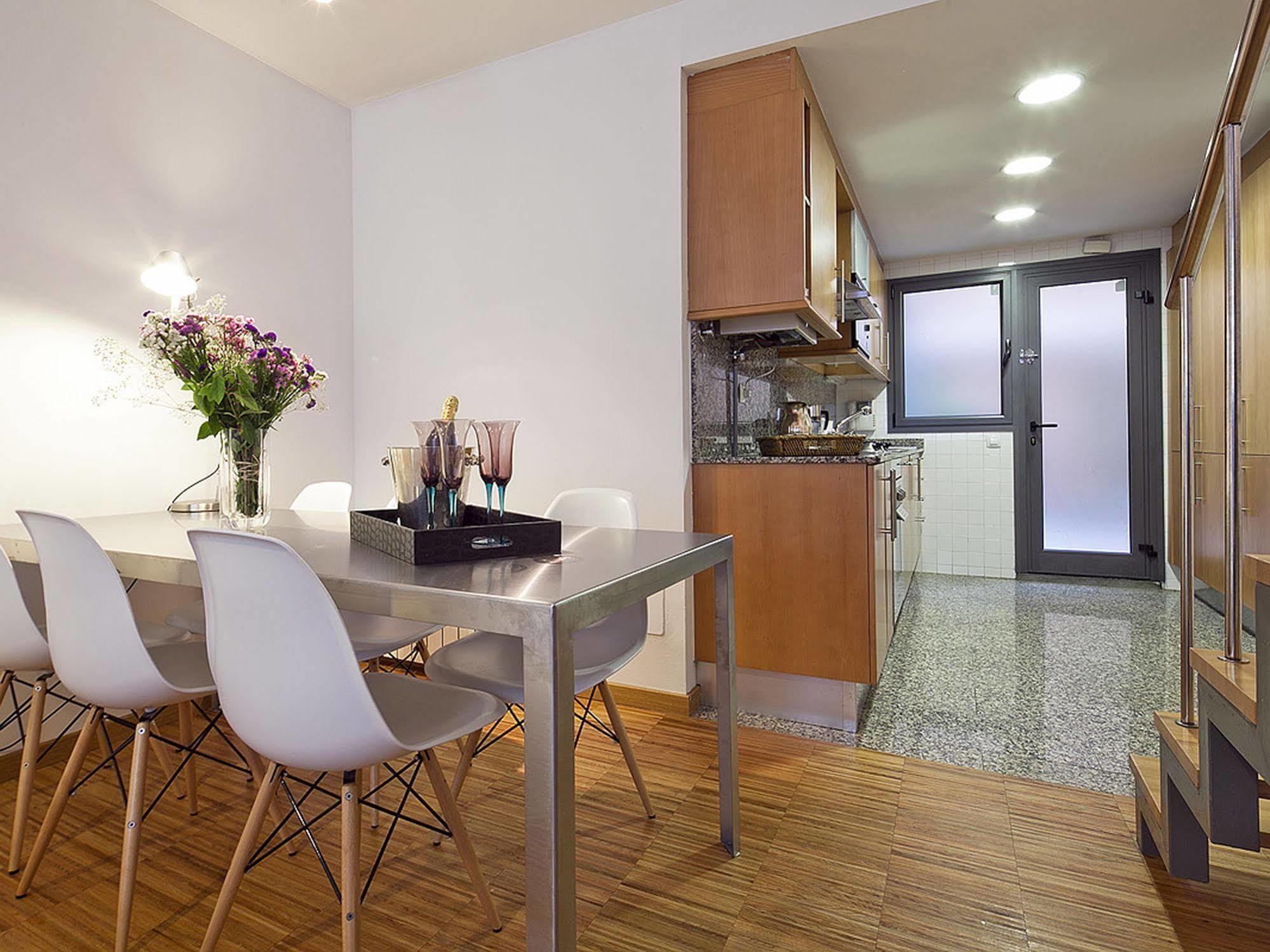 My Space Barcelona Park Gueell Apartments Extérieur photo