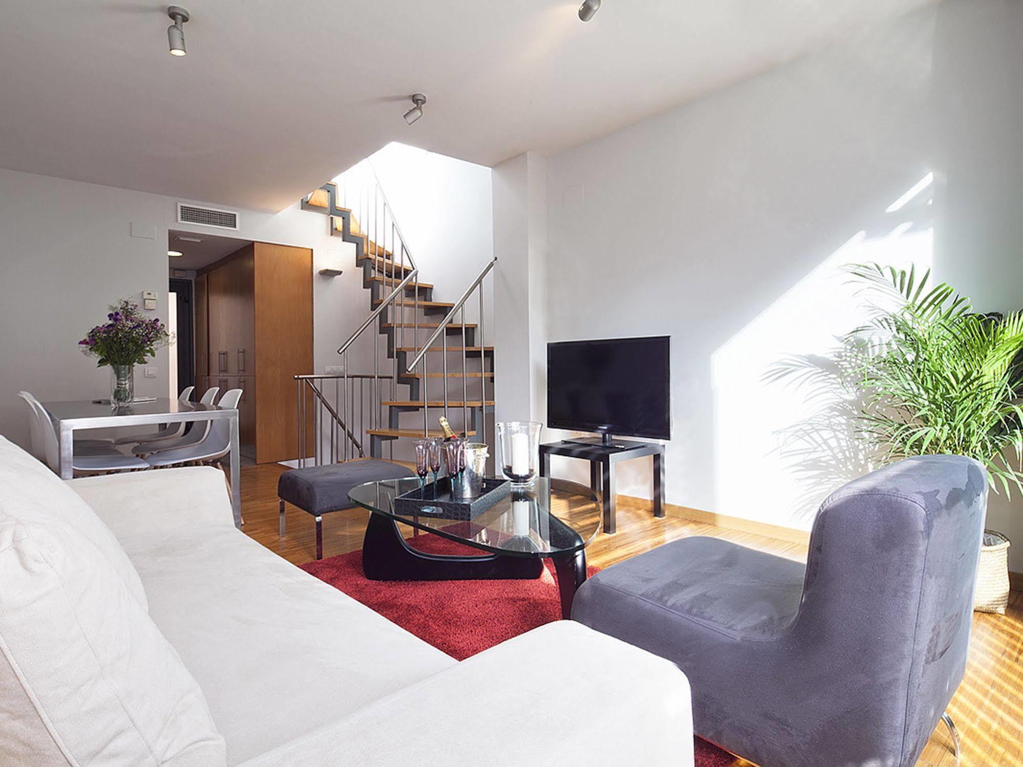 My Space Barcelona Park Gueell Apartments Extérieur photo